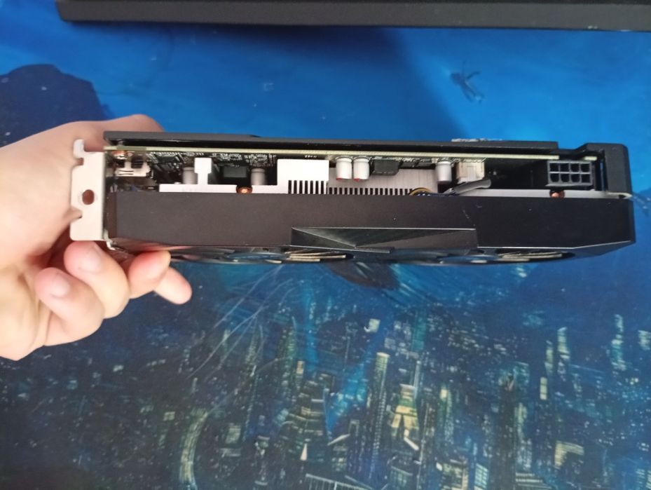 Видео карта Rx 6600 мощная тянет игры