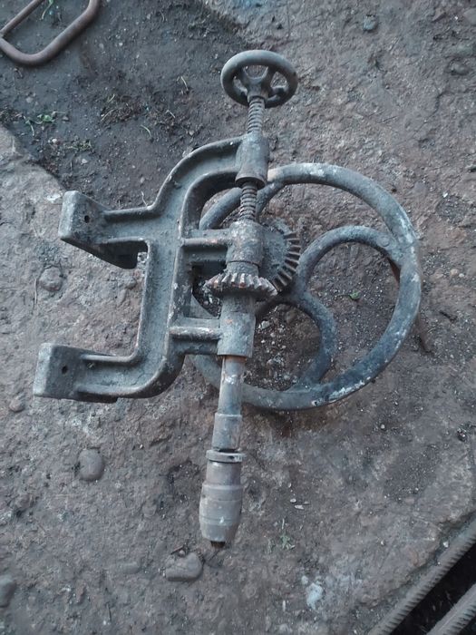 Conuri iso 50 freză metal,bride prindere masă