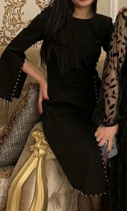 Продам черное платье новое