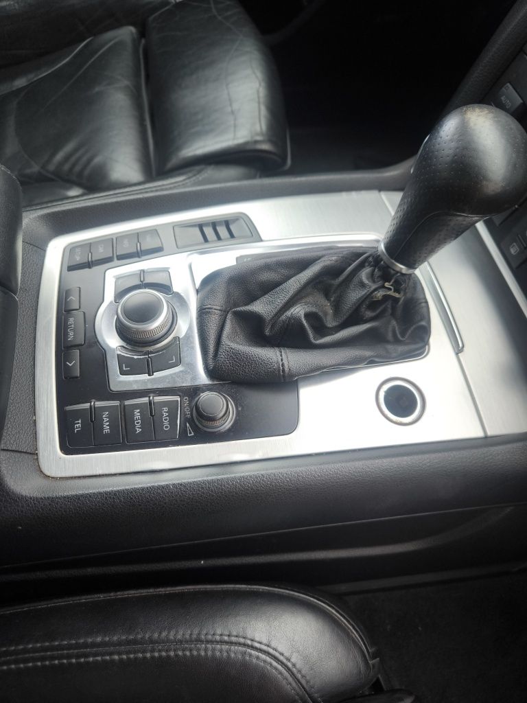 Средна конзола управление Audi