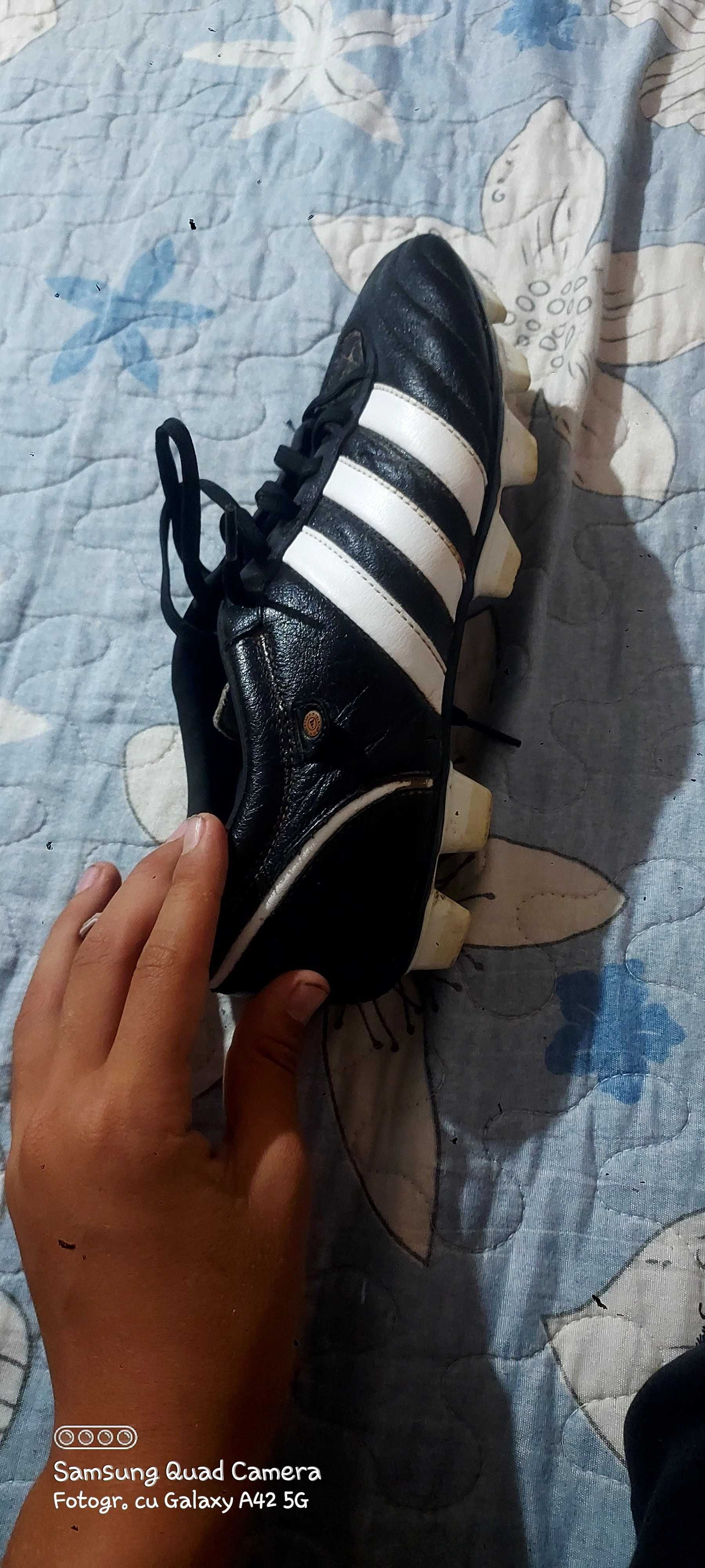 Ghete de fotbal adidas