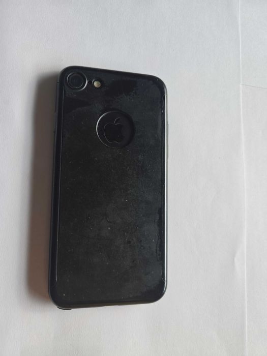 Продавам Iphone 7, 32 GB