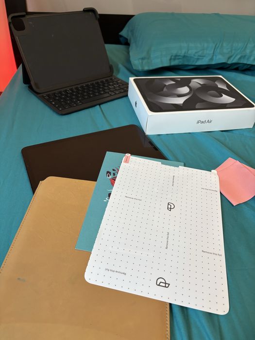 Ipad Air 5th gen cu multe accesorii
