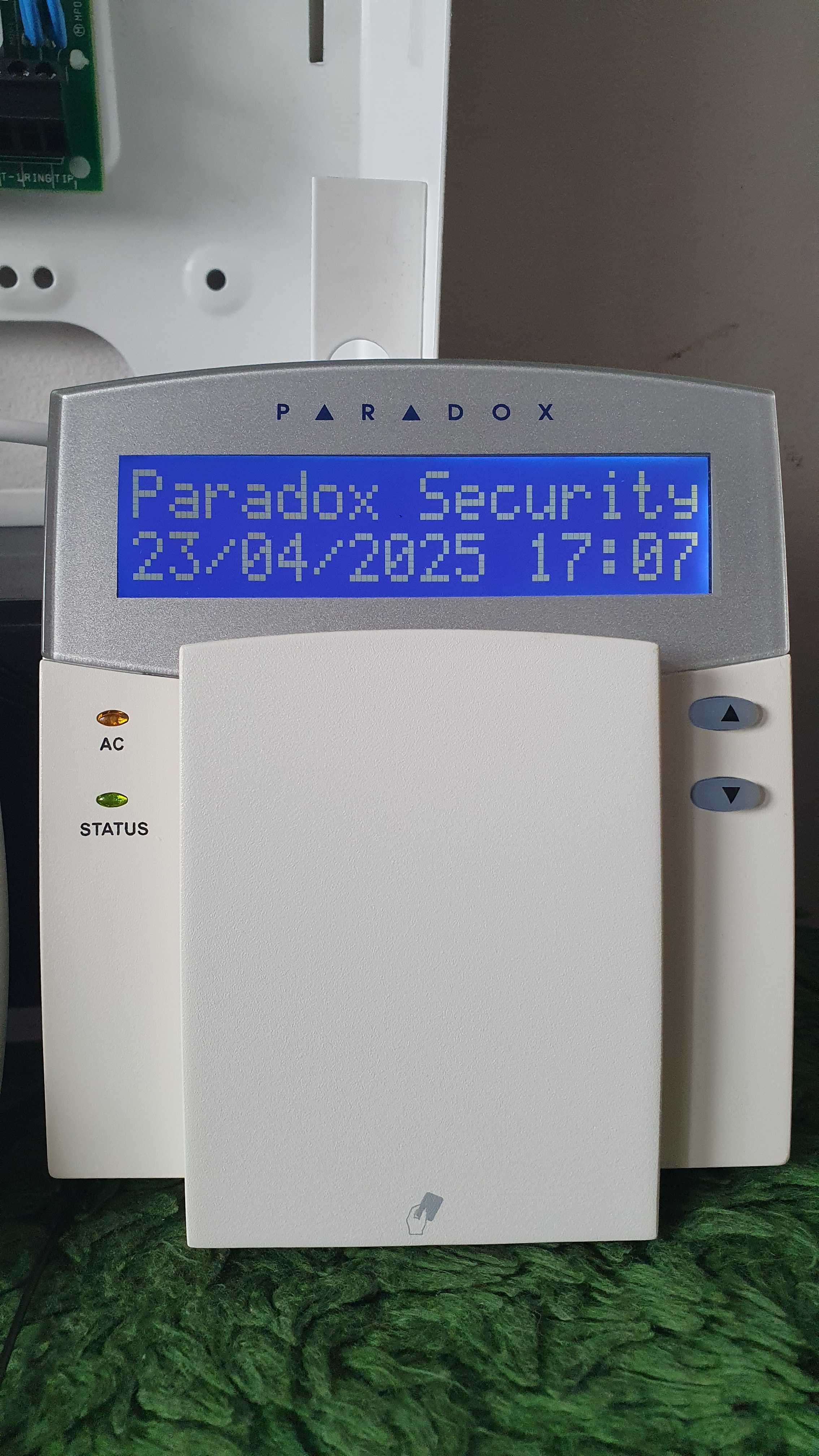 Сот комплект Paradox Evo 192 с 2 бр. чип карти