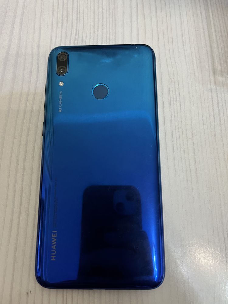 Huawei Y7 смортфон отличном состоянии