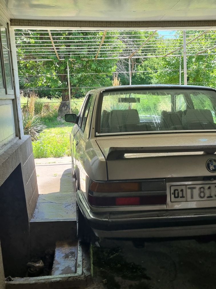 Bmw e 28 sotiladi