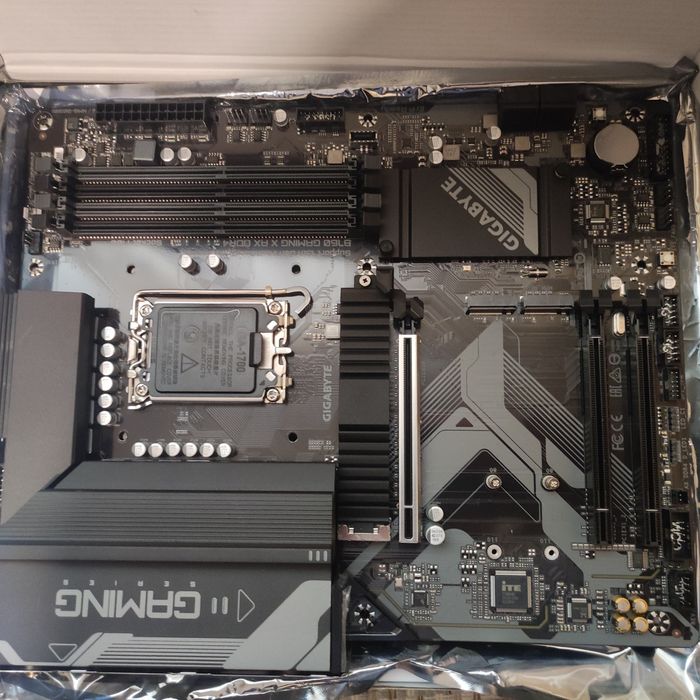 Продаю материнскую плату, Gigabyte B760