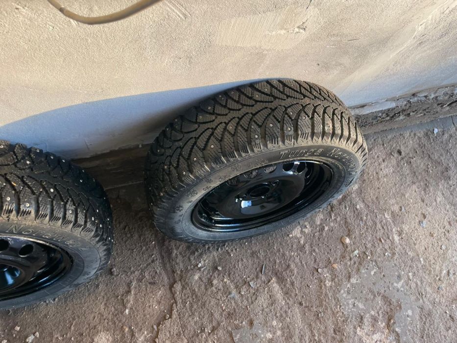 Продам зимный резина с шипамы размер 185/65/р14 почти новый