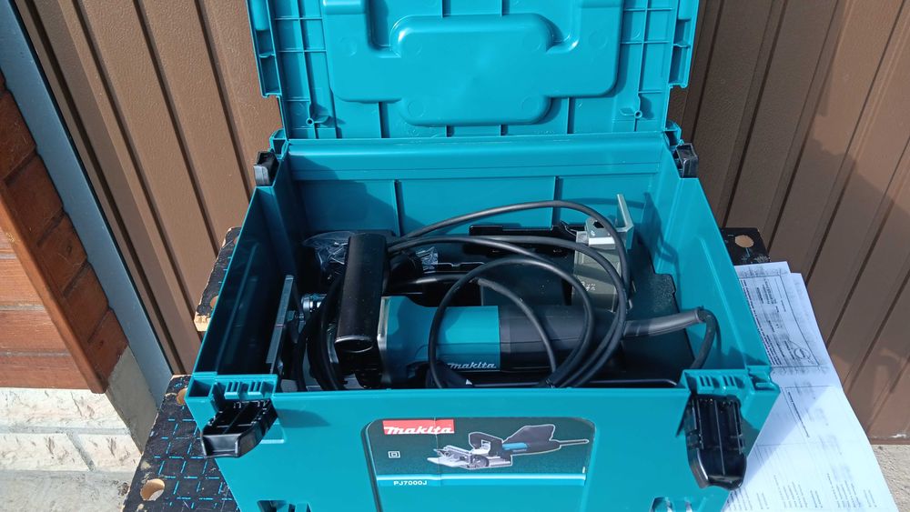 MAKITA PJ7000J Masina de frezat nuturi 700 W, Absolut NOU