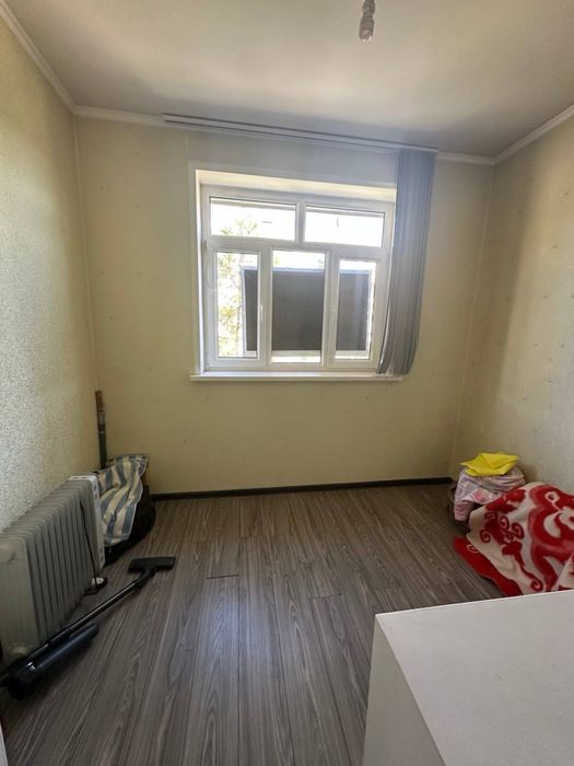 Куйлюк 5 массив. 1 комнатная.  Мед колледж Состояние среднее.