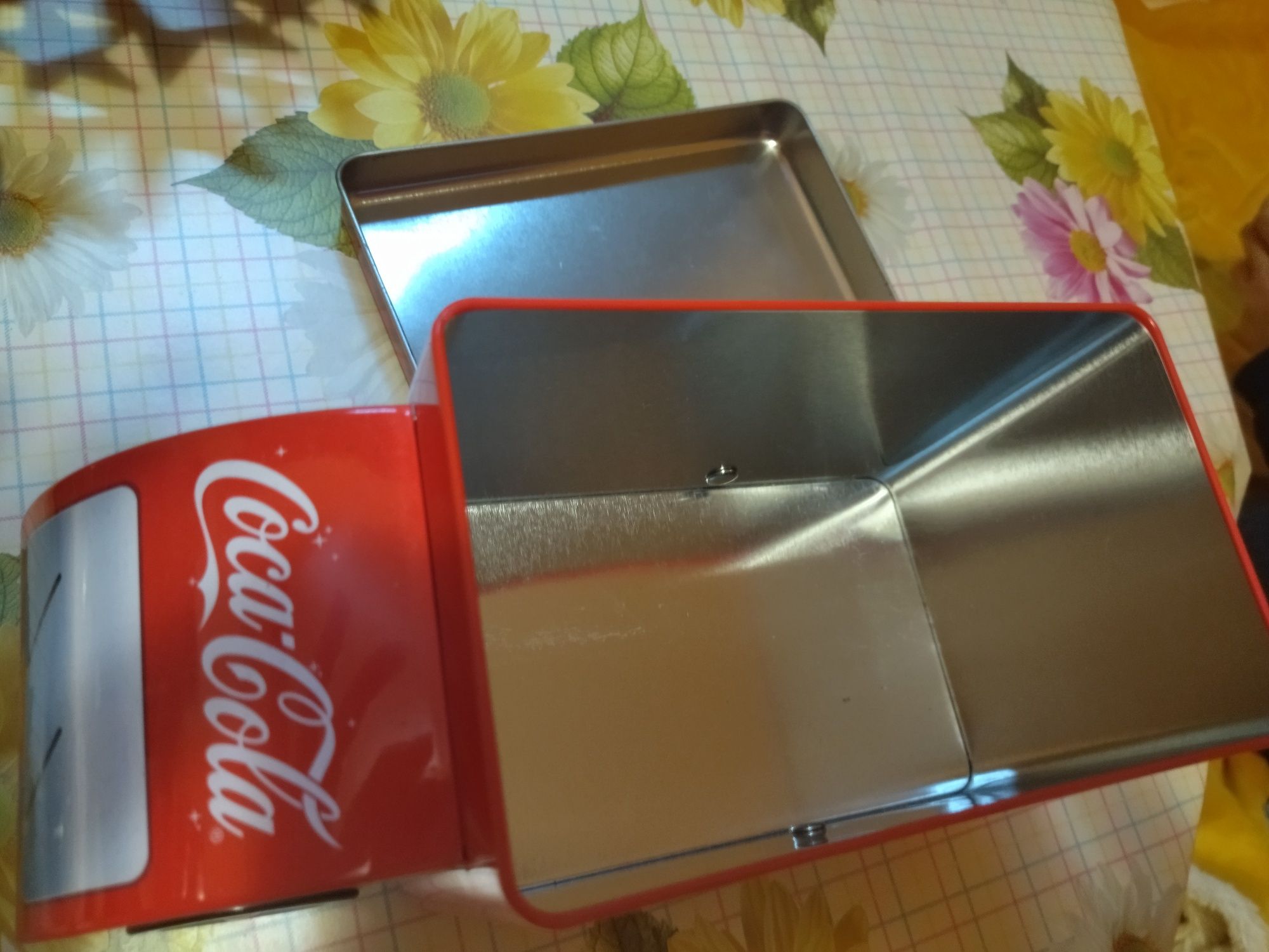 Метална кутия Coca cola