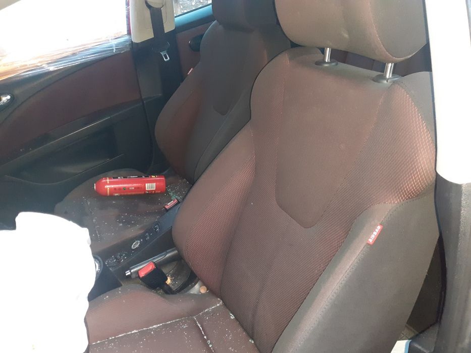 Dezmembrez seat leon 2.0 tdi BKD 2006.