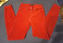 Pantaloni raiat skinny