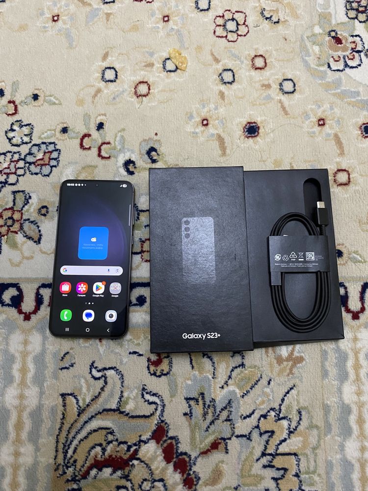 Samsung. S23 plus.  12/512