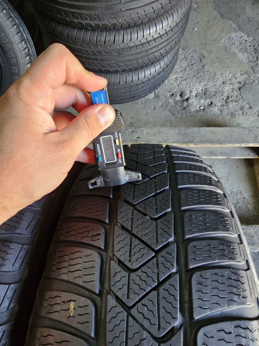 2 anvelope iarna 205 60 17 Pirelli 2019