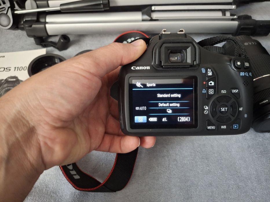 Canon EOS  1100D