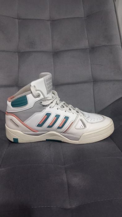 Vând adidasi midcity mid