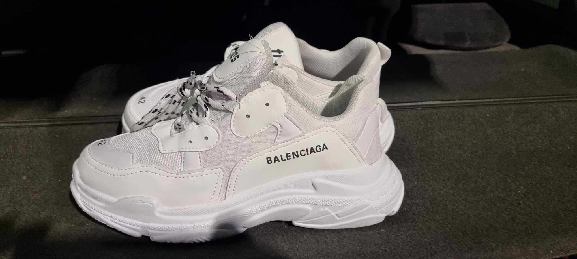 Маратонки BALENCIAGA 42