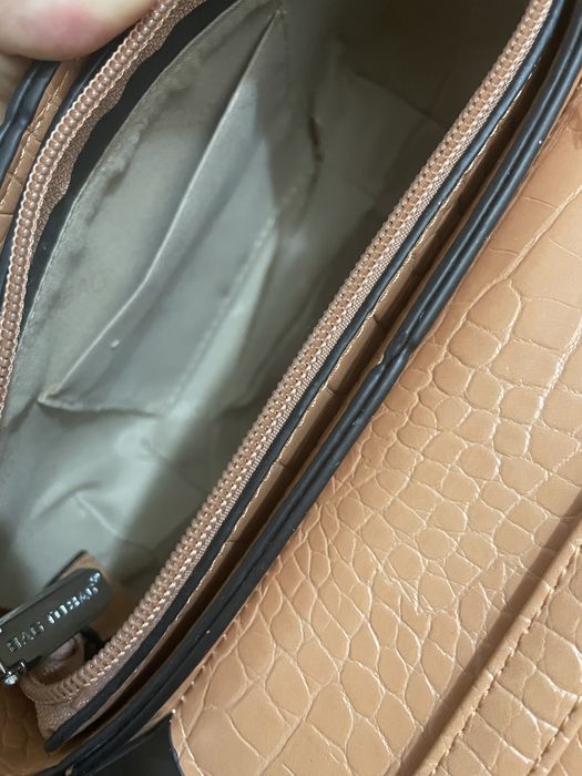 Чисто нова чанта с етикет