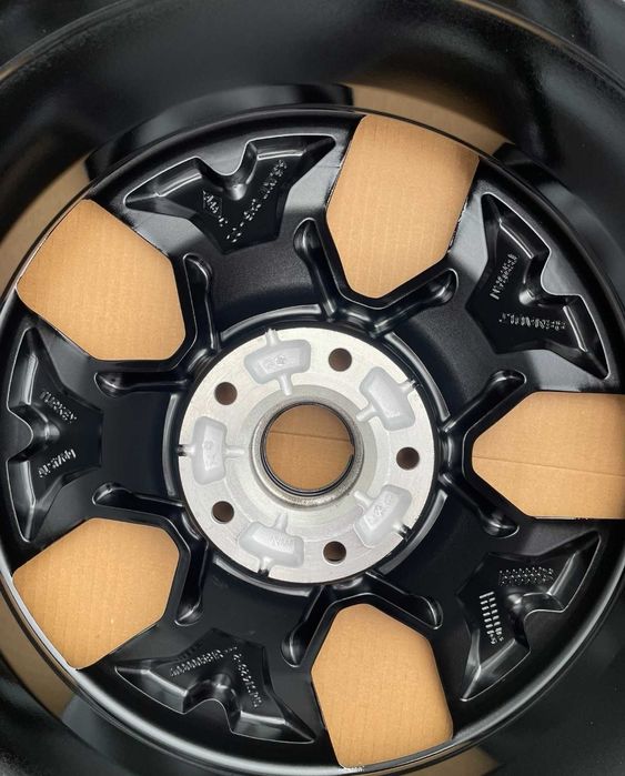 Jante 5x114.3 R17 Duster / Bigster 2025+ ET 32 Originale
Jantă din ali