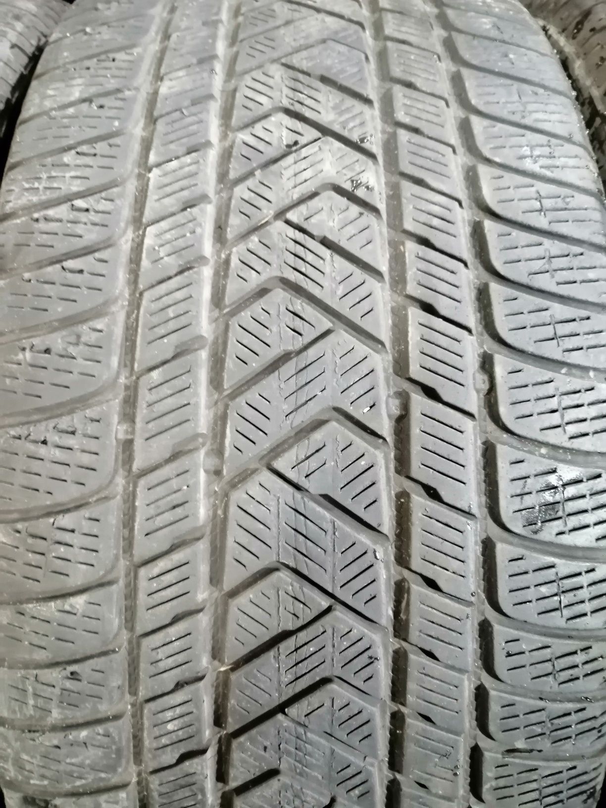 Спорт пакет зимни гуми 305/35/21 и 275/40/21 Pirelli