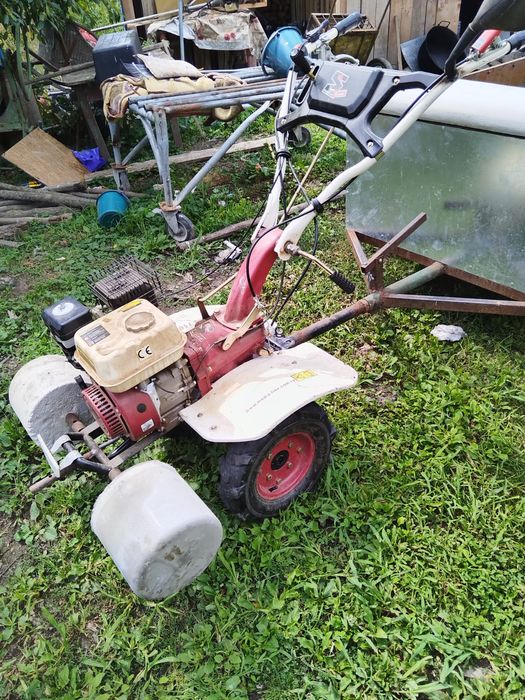 Motocultor cu remorca