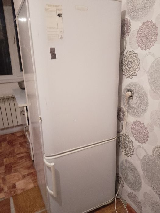 Холодилник бюриса сатылады 45000