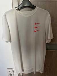 Tricou Nike in stare perfecta