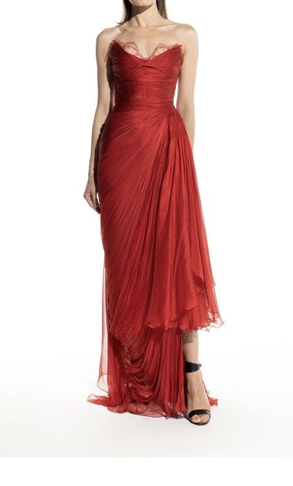 Inchiriez rochie maria lucia hohan