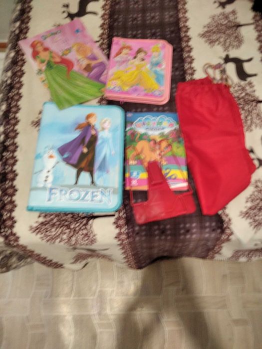 Книжки для малышей, папки для тетрадей