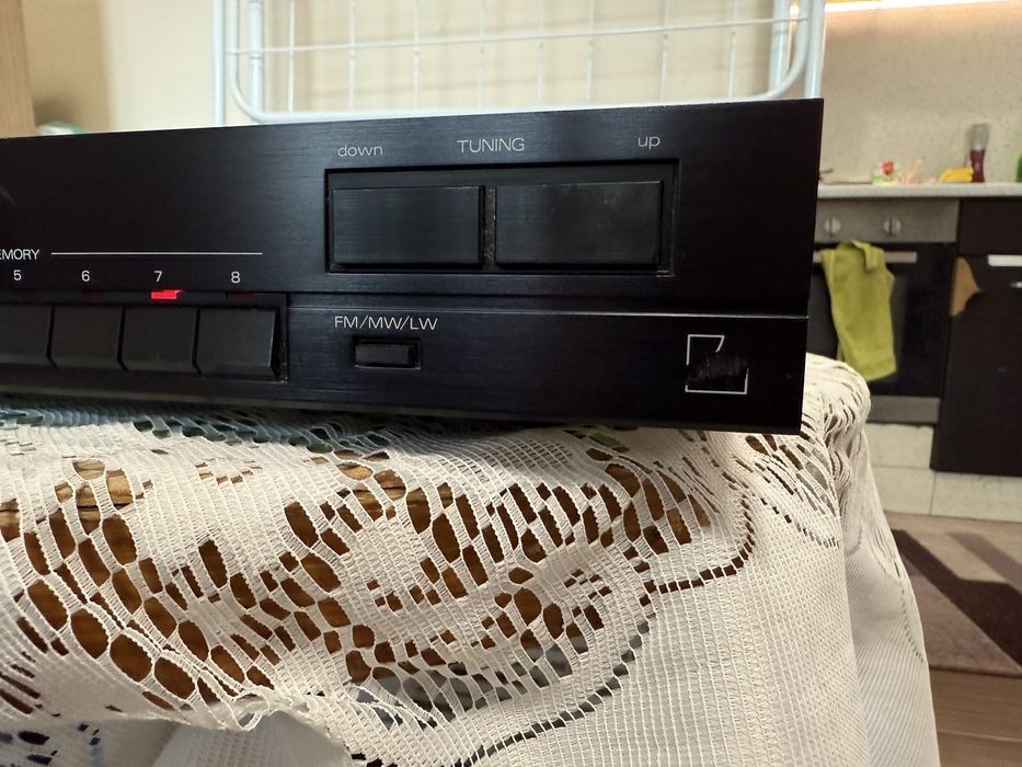 Luxman T-100l FM Тунер