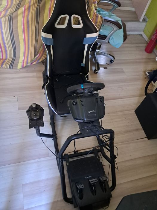 Racing simulator LOGITECH може и на части