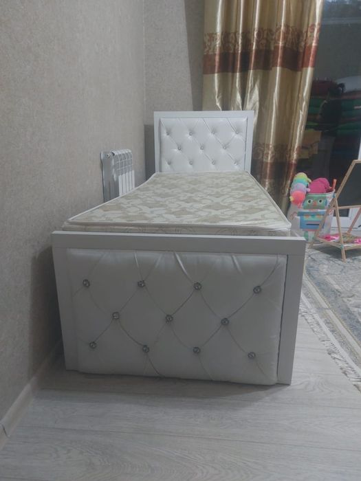 Диван сатылады 1 адамдык