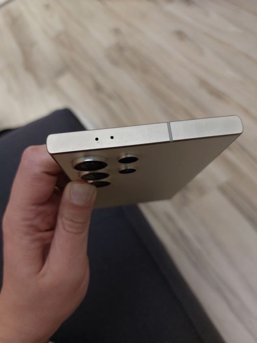 Samsung Galaxy S24 ultra Gold