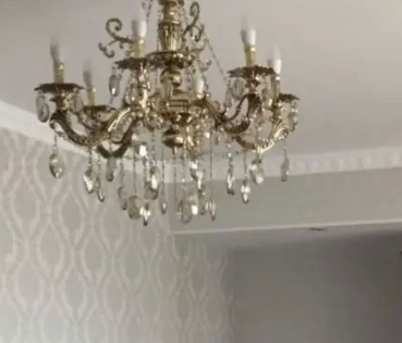 Продам люстры разные красивые