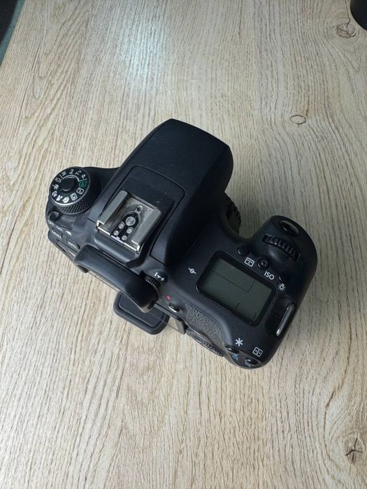 Canon kamera sotiladi