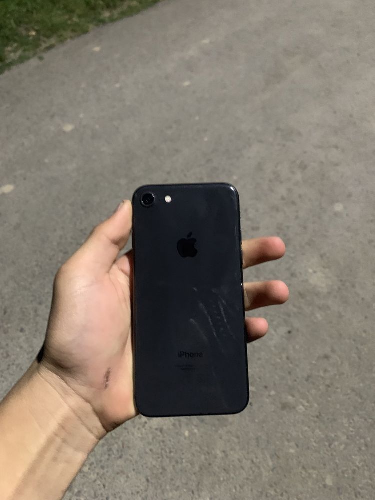 Iphone 8 sotiladi