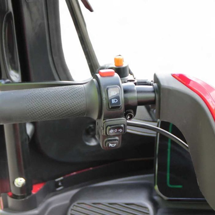 Електрическа Триколка с покрив  MaxMotors Apple X3 1800W - RED