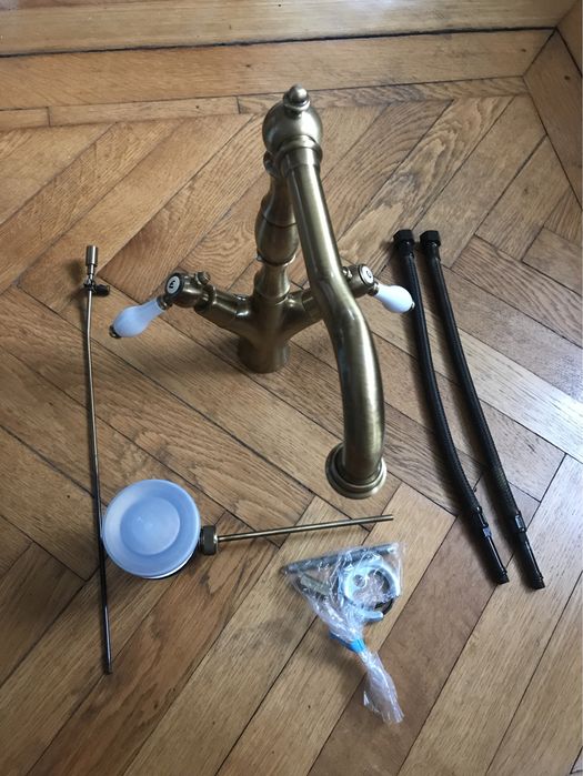 Baterie baie sau bucătărie - nouă, nefolosită cu toate accesoriile