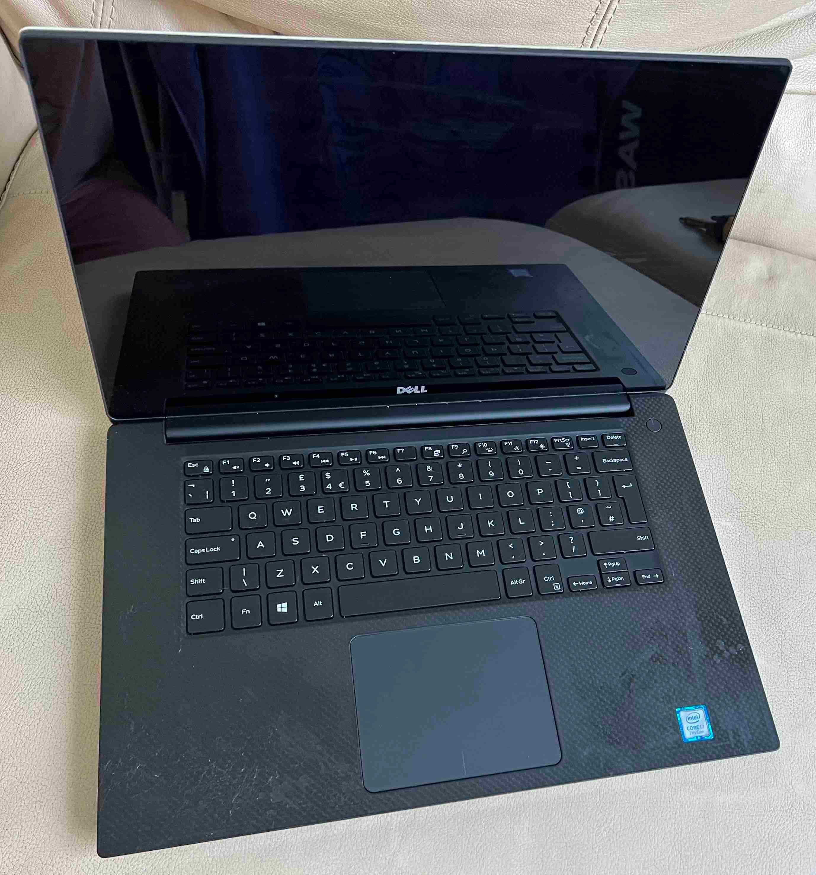 15.6" Геймърски Тъчскрийн Бизнес Лаптоп Dell XPS 15 9560 Core i7-7700
