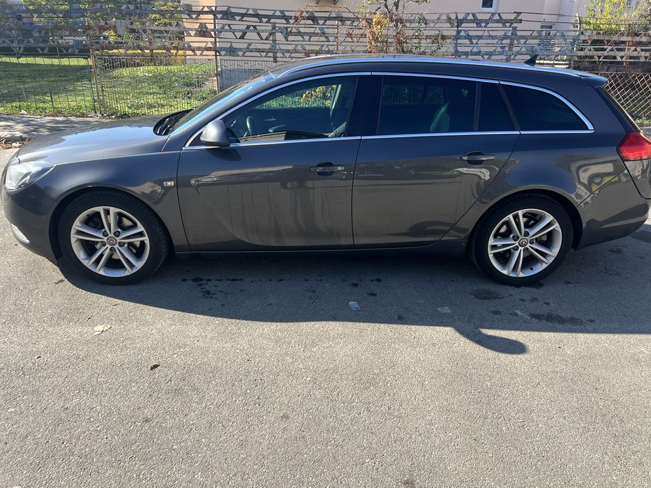 Vand Opel Insignia,autoturism intretinut,tinut in garaj