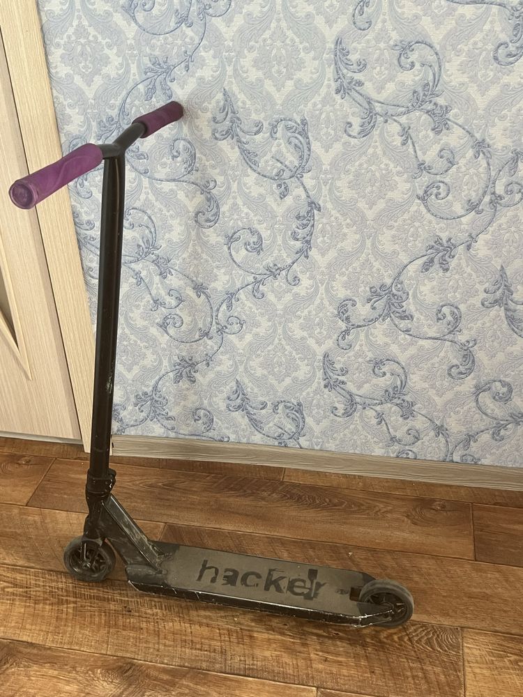 Продам трюковой самокат tech team hacker
