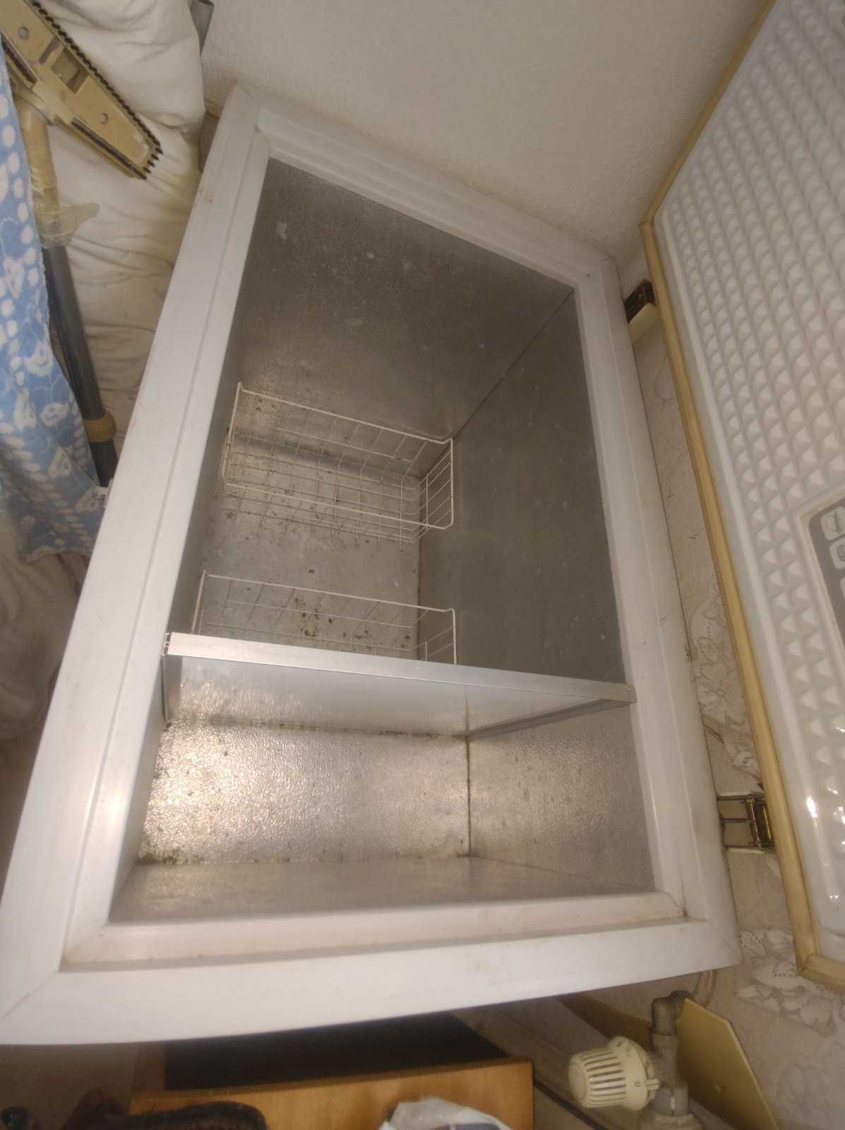 Предлага се  фризер 300 л.