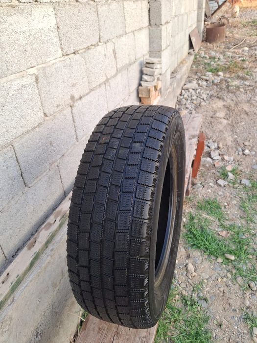 Зимние шины Yokohama в отличном состоянии, 3 шт. Размер 185/65/15