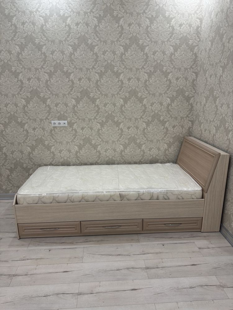 Две односпальние кровати.