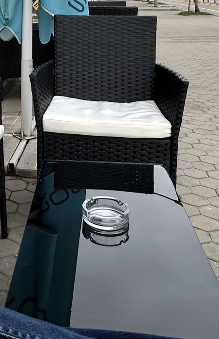 Градински комплект маса и 2 стола