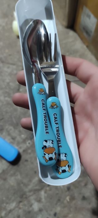 Kids qoshiq 3 xil rangda bor