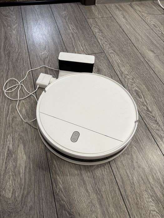 Robot aspirator Xiaomi Mi Robot Vacuum-Mop Essential
