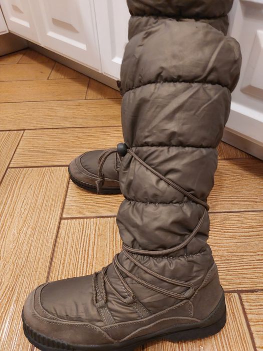 Cizme de iarnă mărime 39. Impermeabile.