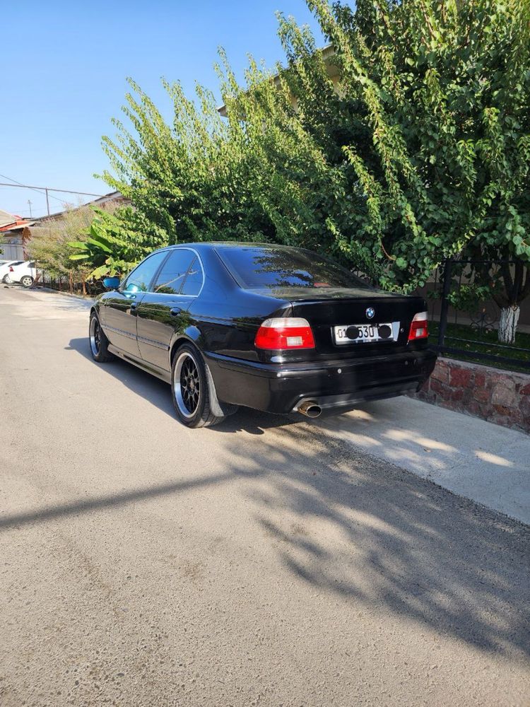 BMW E39    530i сотилади холати аьло
